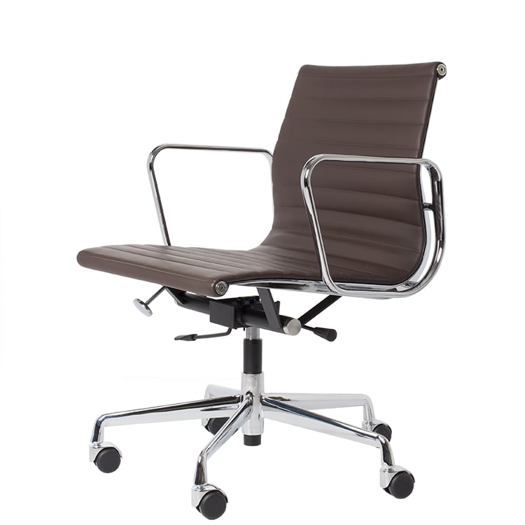 Charles Eames style, Kontorstol EA117 lær brun